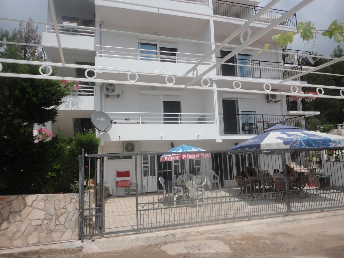 Brankas Apartments บาร์ ภายนอก รูปภาพ