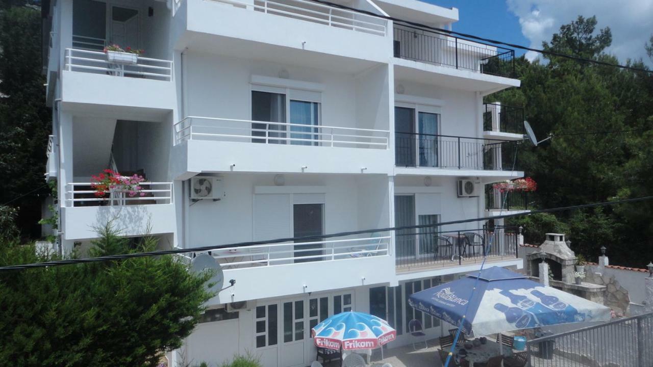 Brankas Apartments บาร์ ภายนอก รูปภาพ